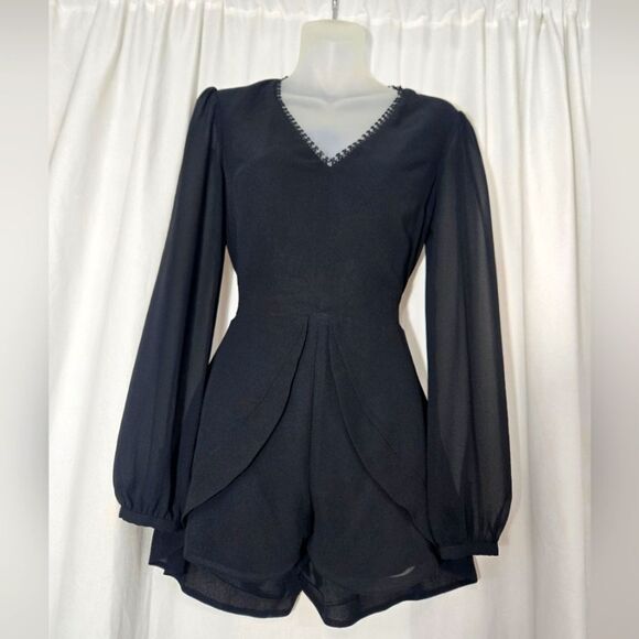 Express long sheer sleeve v-neck romper Black Sz 2 - Picture 7 of 14